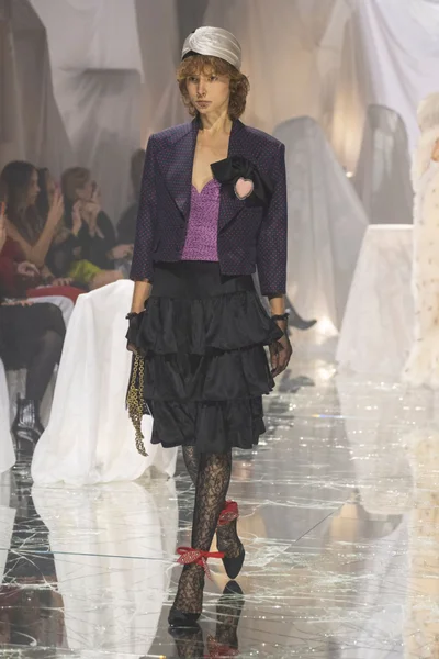 Look 16